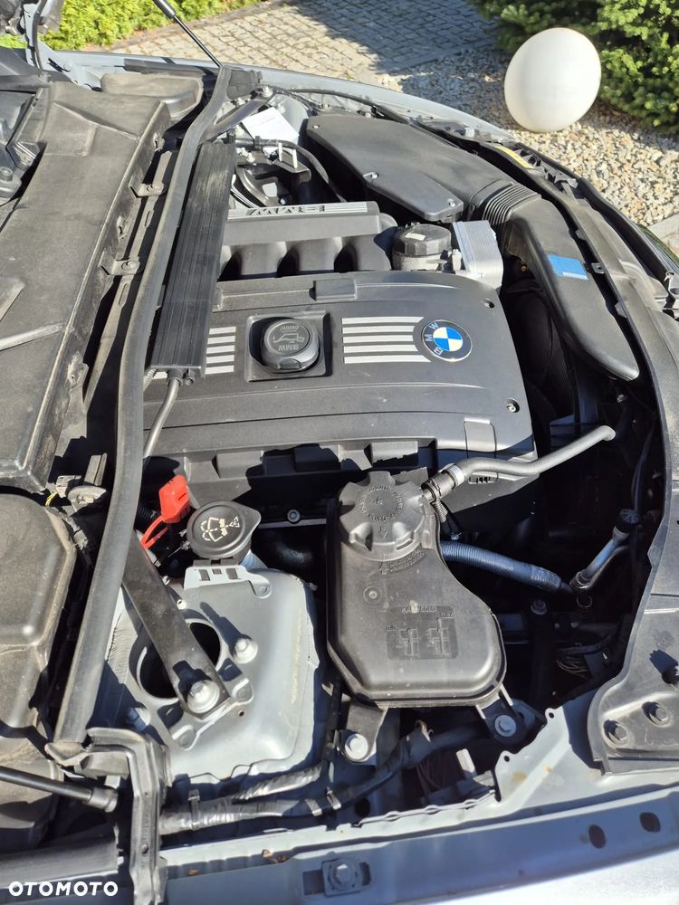 BMW Seria 3 325i M Sport Edition - 16