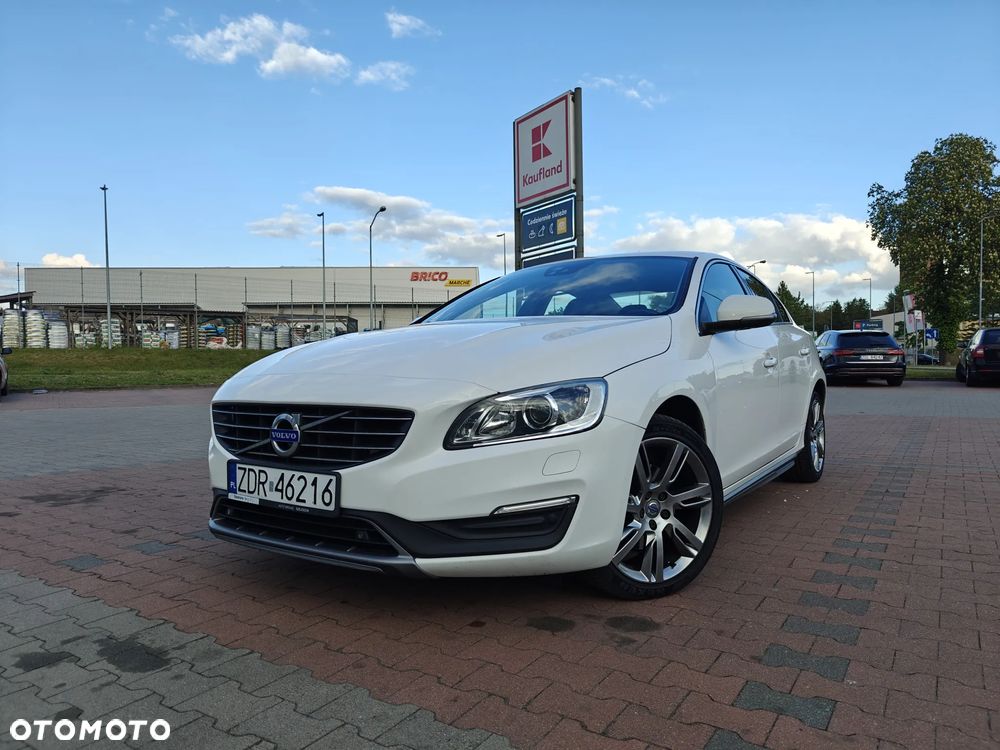 Volvo S60 D4 Drive-E Momentum - 1
