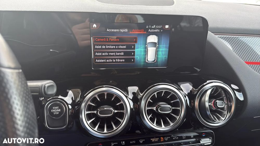 Mercedes-Benz GLA - 15