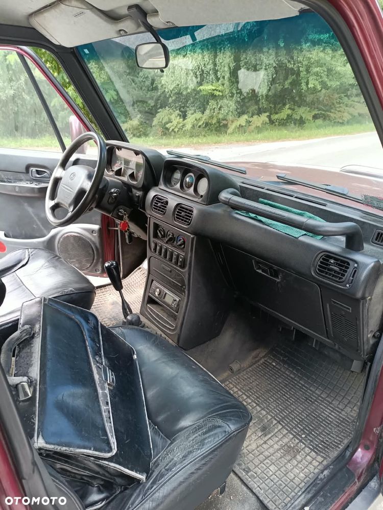 Hyundai Galloper LWB7 3.0 V6 - 24