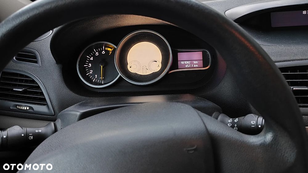 Renault Megane 1.6 16V 100 Expression - 6