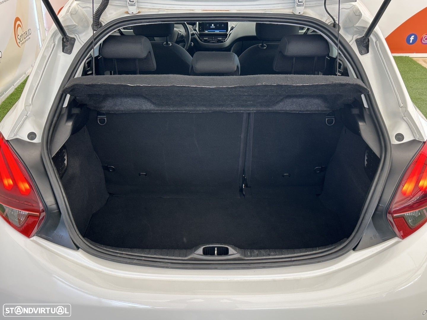 Peugeot 208 1.2 PureTech Allure - 16