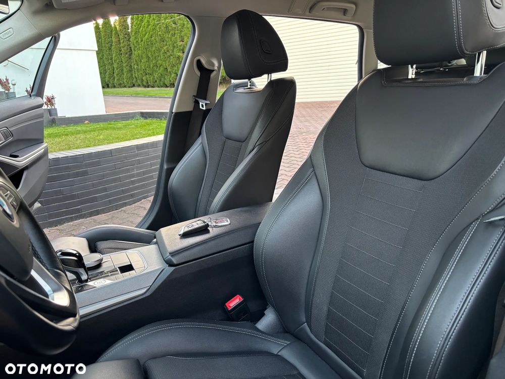 BMW Seria 3 318i Business Edition sport - 21