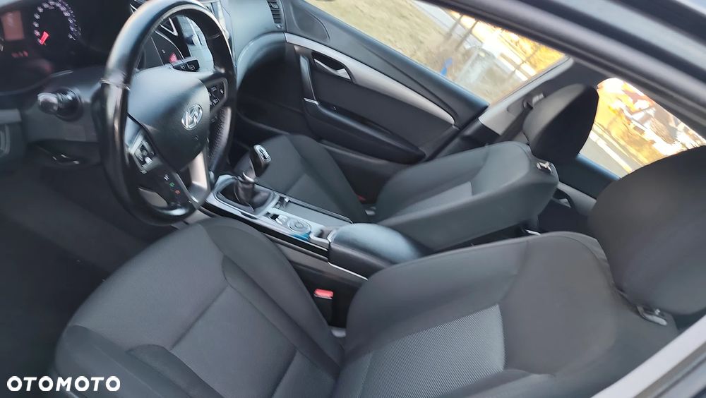 Hyundai i40 Kombi blue 1.6 Family+ - 5