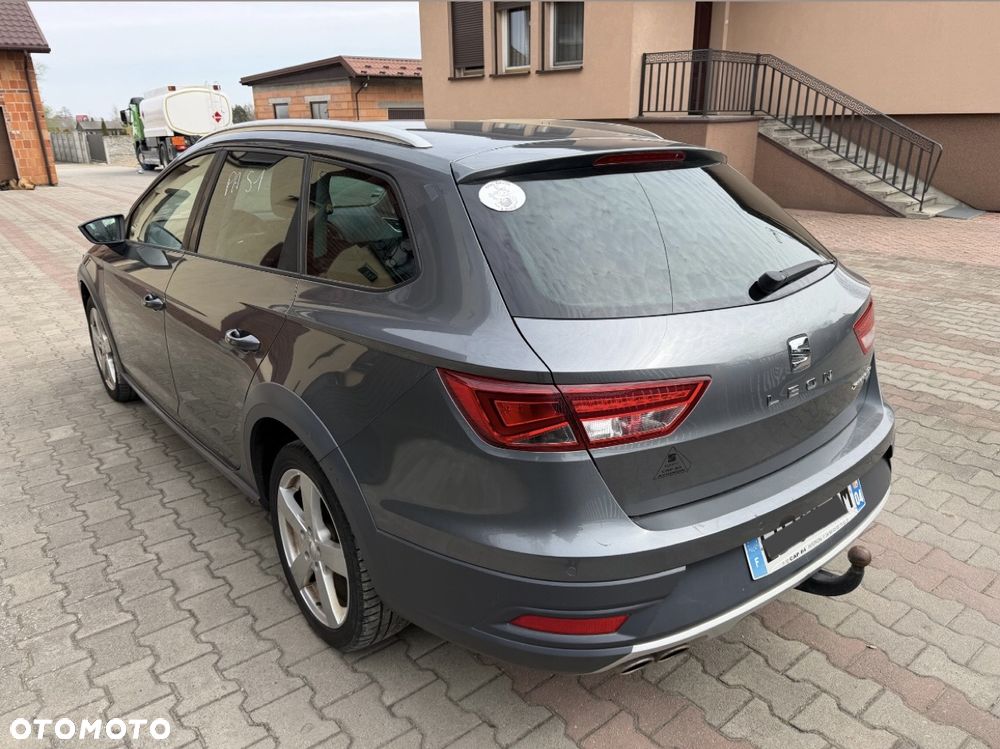Seat Leon Sportstourer 2.0 TDI Start&Stop 4Drive DSG X-Perience - 3
