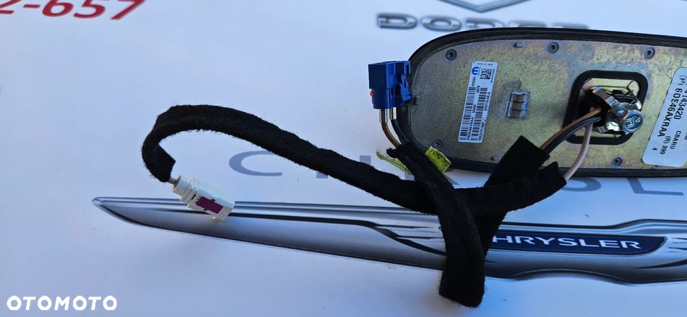 Chrysler Pacifica 2016- Antena GPS Antena dachowa płetwa moduł anteny P6DE46AXRAA KOLOR PXR - 5