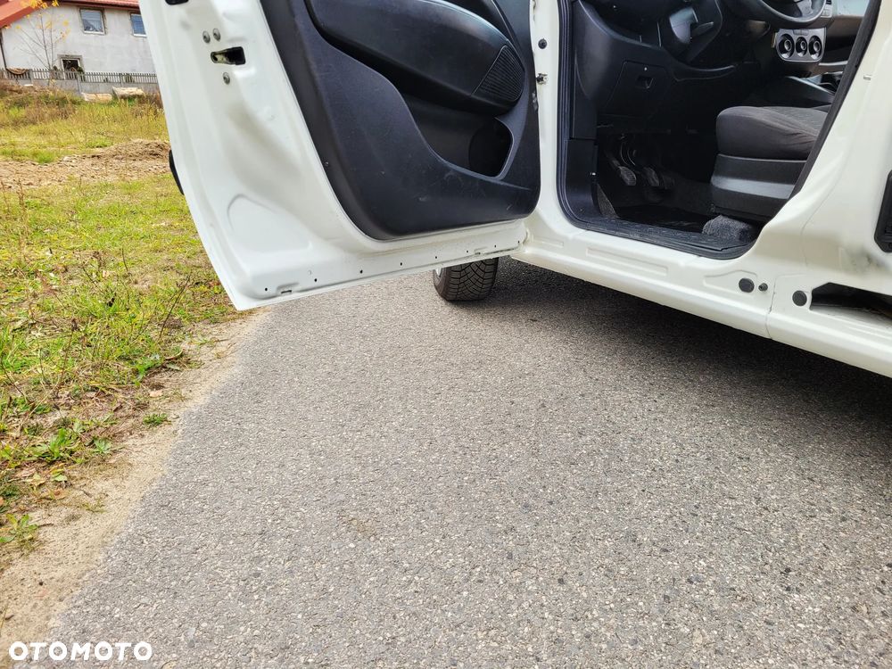 Opel Combo - 13