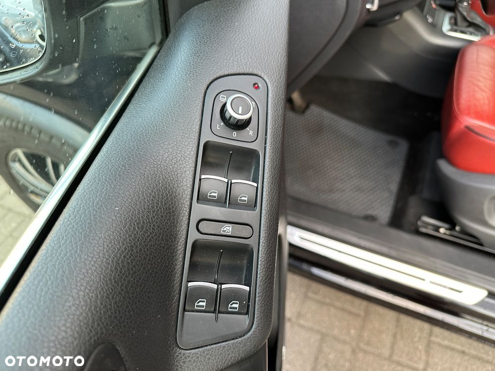 Volkswagen Tiguan 2.0 TDI 4Mot Perfectline R-Style DSG - 31