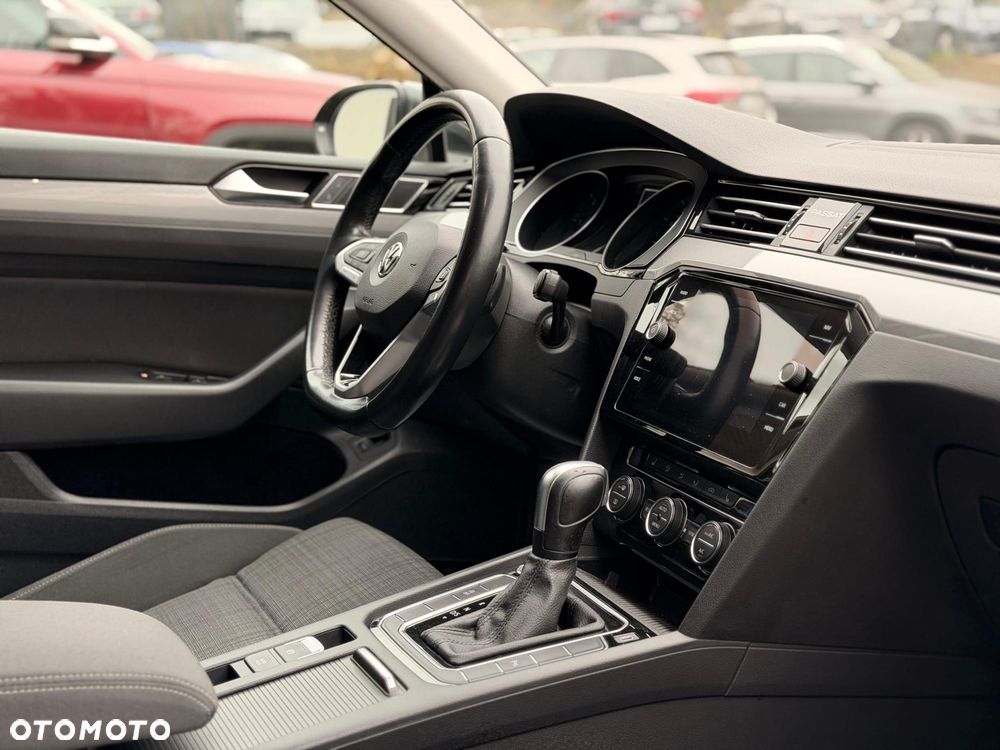 Volkswagen Passat 2.0 TDI EVO Business DSG - 9