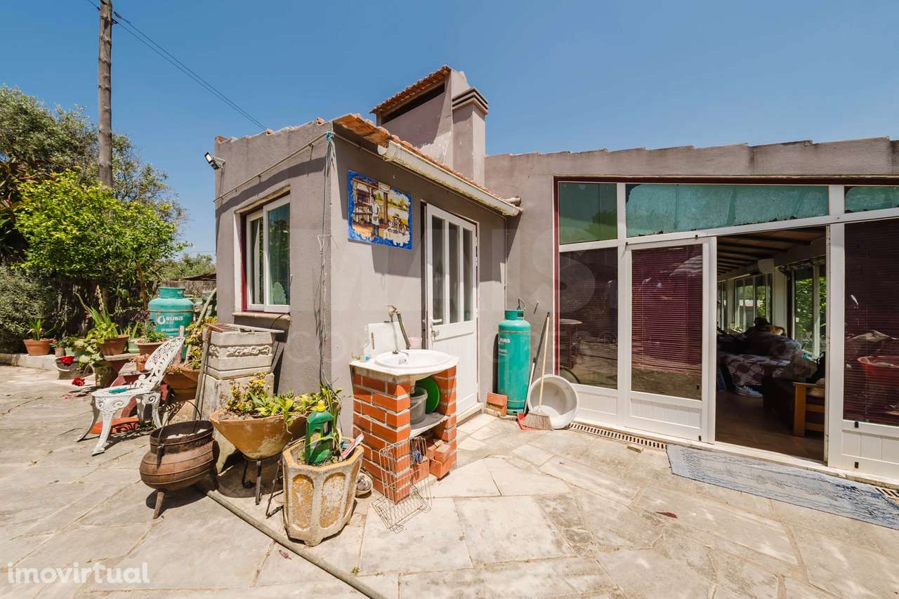 Moradia T2 com Terreno Urbano| Alcanede, Santarém - Grande imagem: 3/50