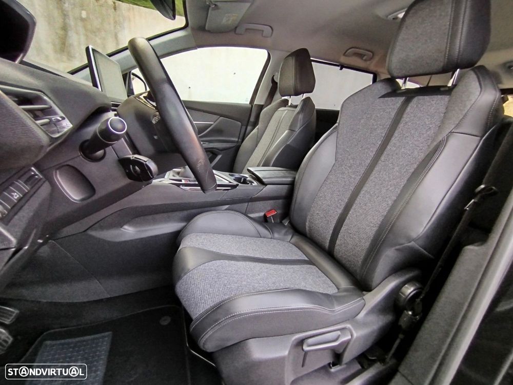 Peugeot 5008 1.2 PureTech Allure - 37