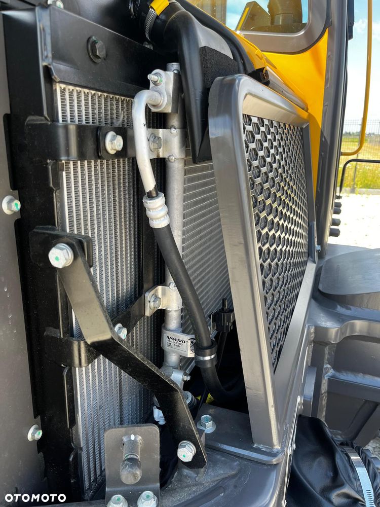 Volvo ECR88D nowa koparka dealer PL - 16