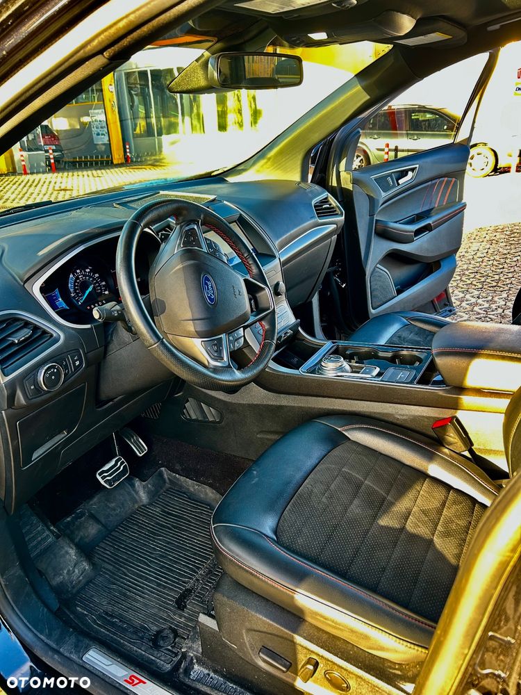 Ford Edge - 8