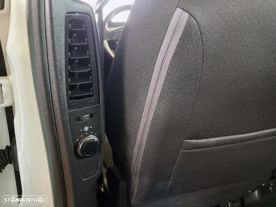 Citroën C4 Spacetourer BlueHDi 130 Stop&Start FEEL - 23