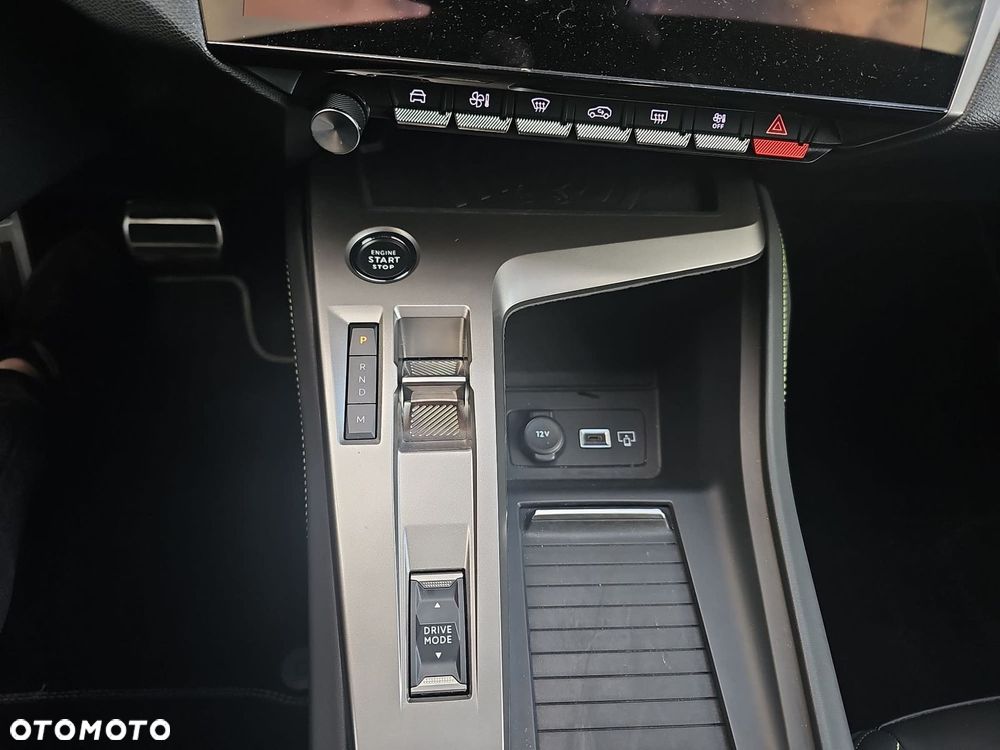 Peugeot 408 - 17