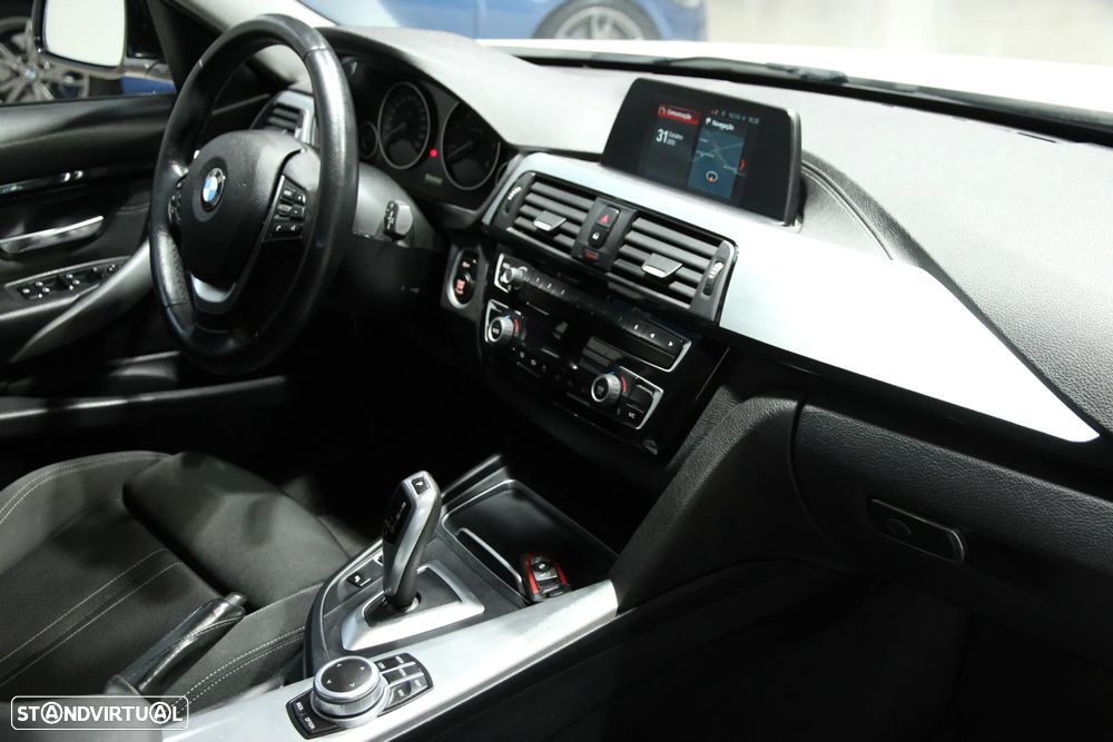 BMW 318 d Touring Line Sport Shadow Auto - 9