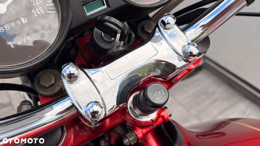 Suzuki GSX - 16