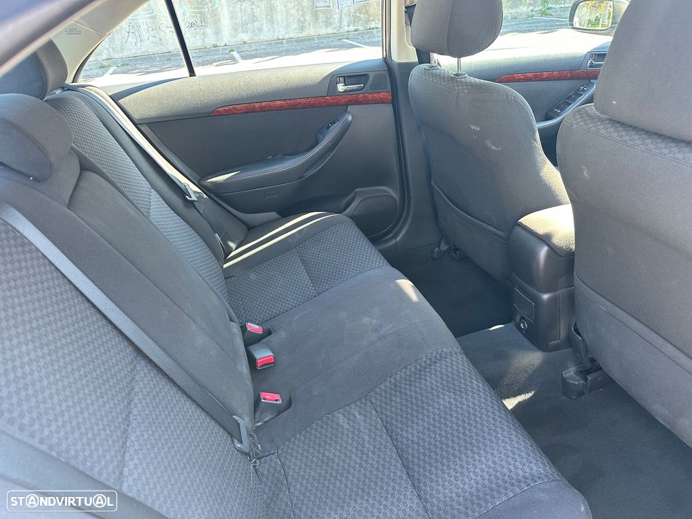 Toyota Avensis S/D 1.6 Sol - 15
