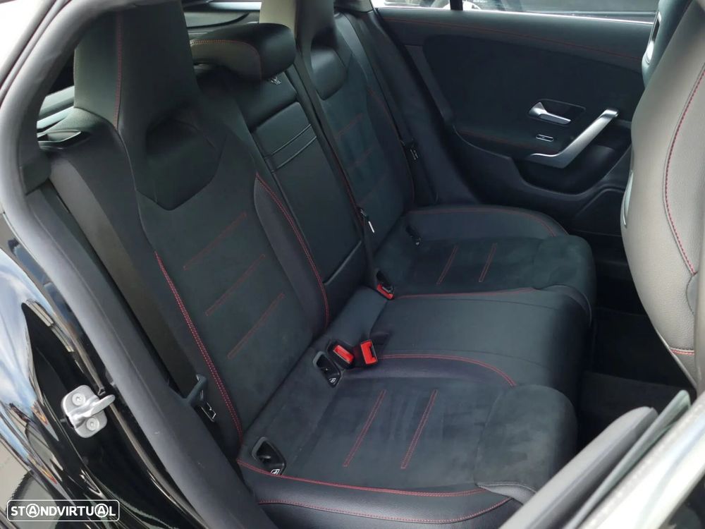 Mercedes-Benz CLA 250 e Shooting Brake AMG Line - 28