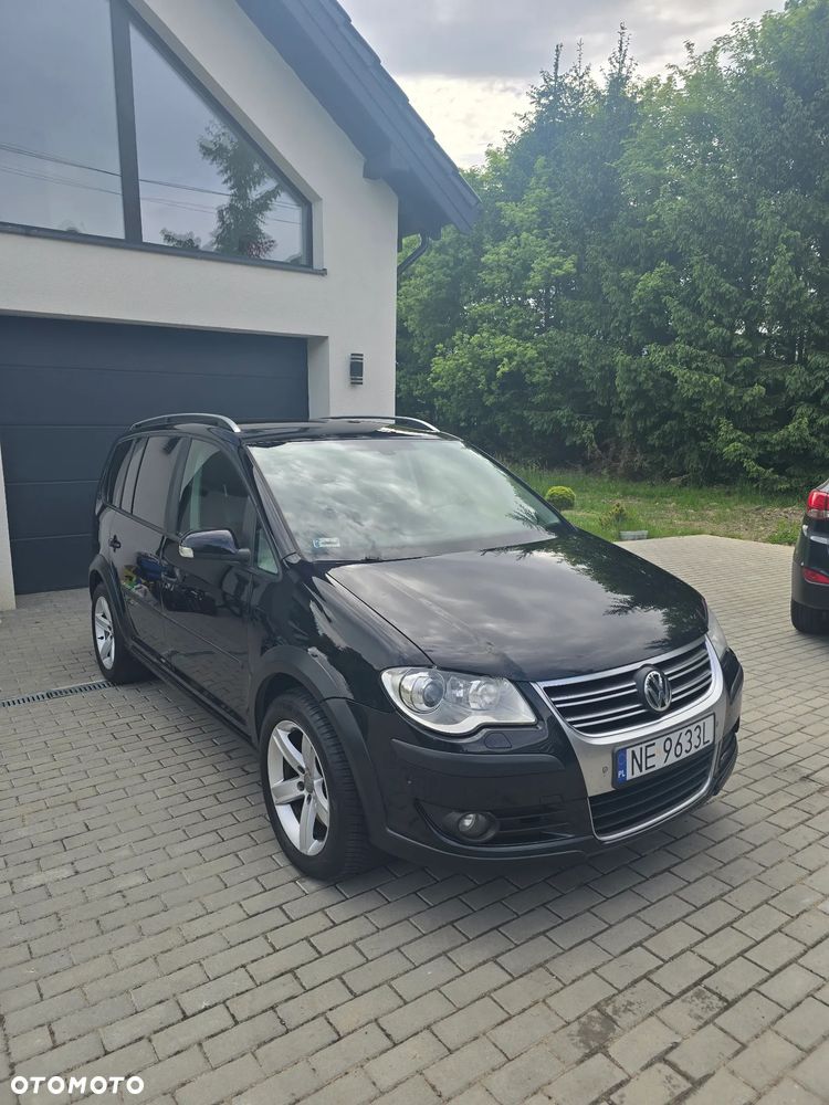 Volkswagen Touran 2.0 TDI DPF DSG Cross - 2