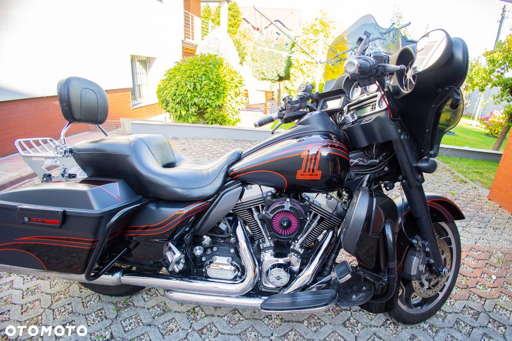 Harley-Davidson Touring Street Glide - 12