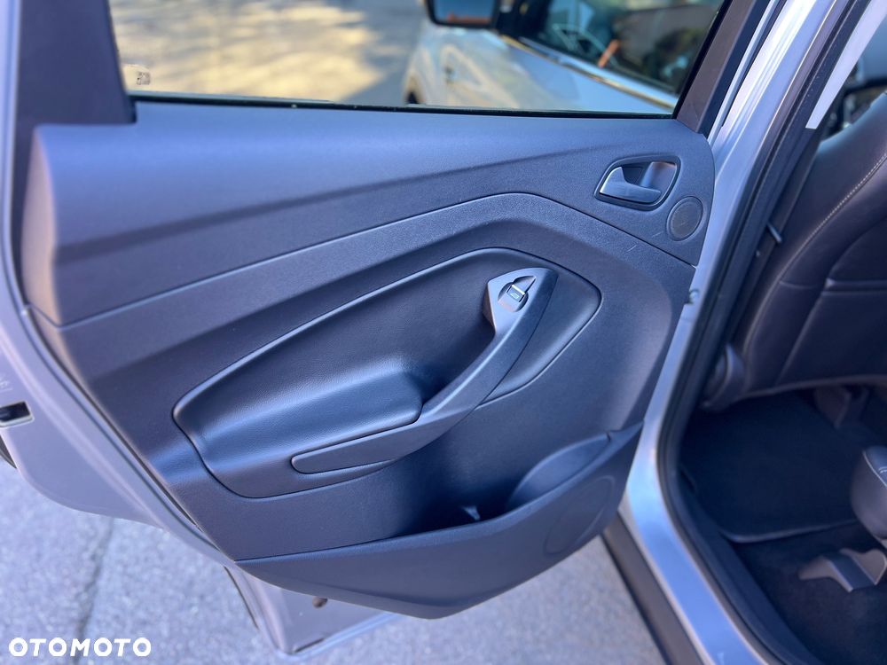 Ford Kuga 2.0 TDCi 2x4 Titanium - 23