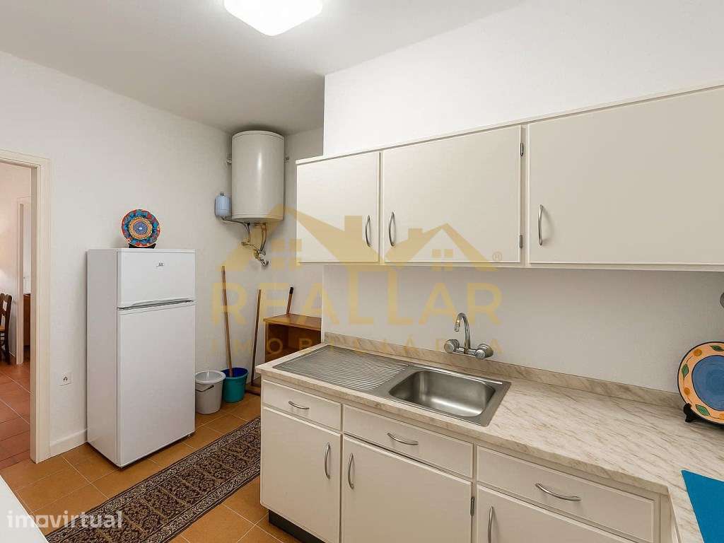 Apartamento T2 com Vista Mar e Varanda na Linha da Frente da Póvoa ... - Grande imagem: 3/21