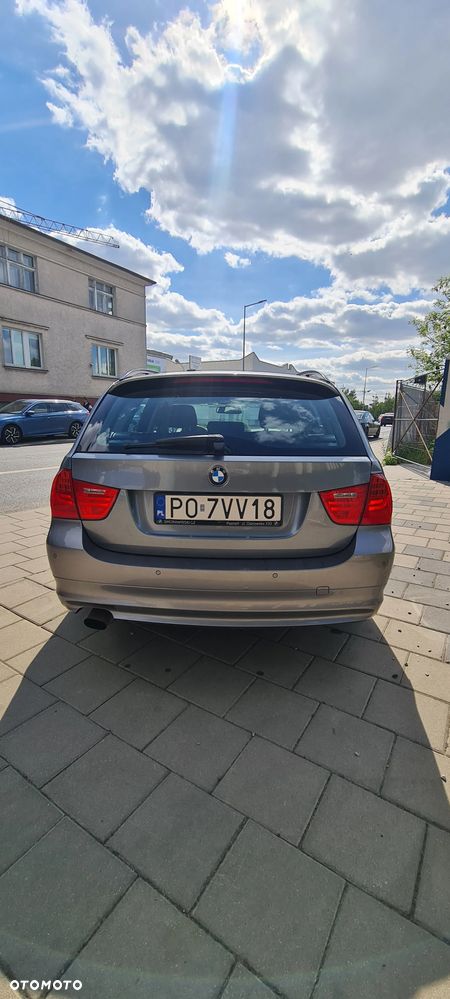 BMW Seria 3 318d DPF Touring - 5