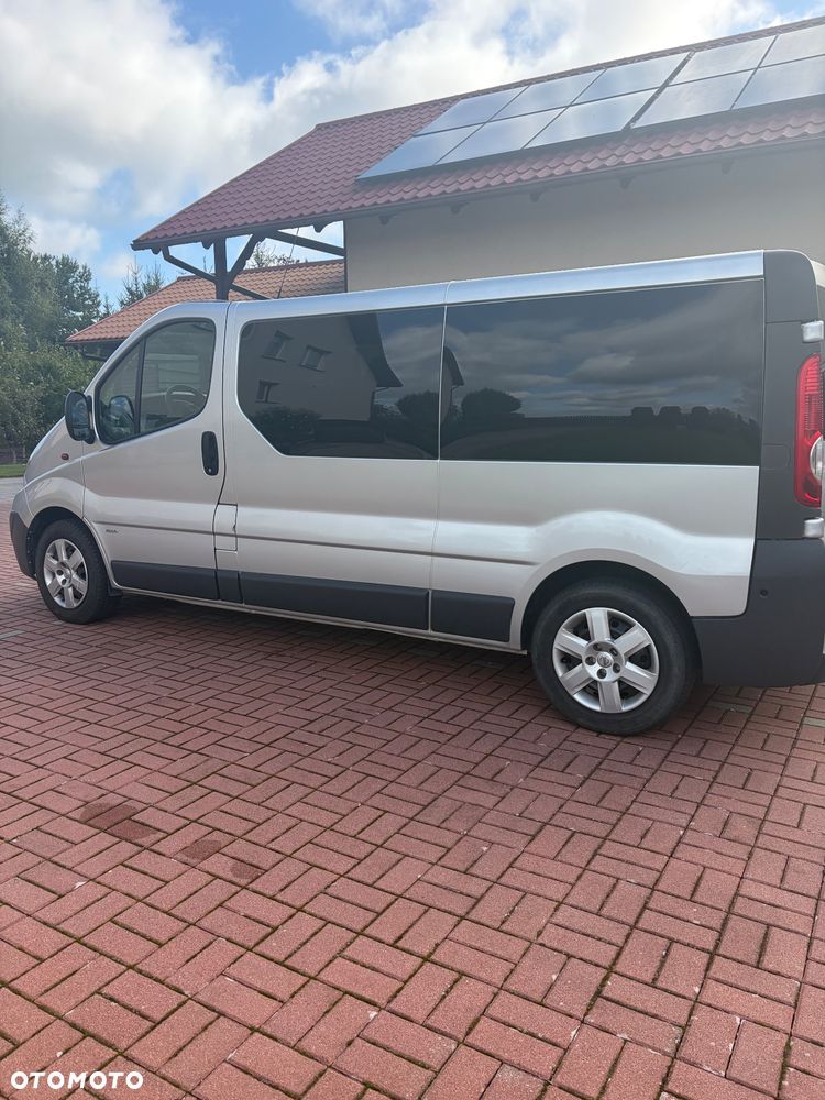 Opel Vivaro - 1