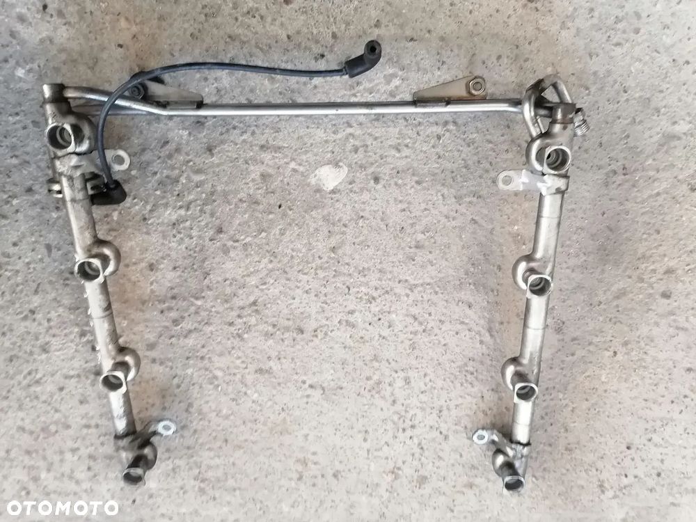 Listwa Wtryskowa Audi OE 077133681AA 3.7 4.2 V8 - 1