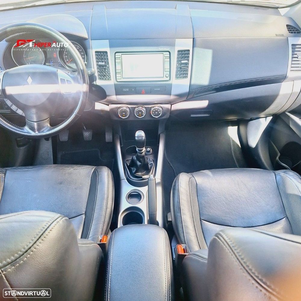 Mitsubishi Outlander 2.2 DI-D Instyle Navi - 8