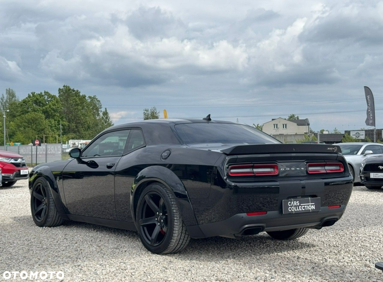 Dodge Challenger - 6