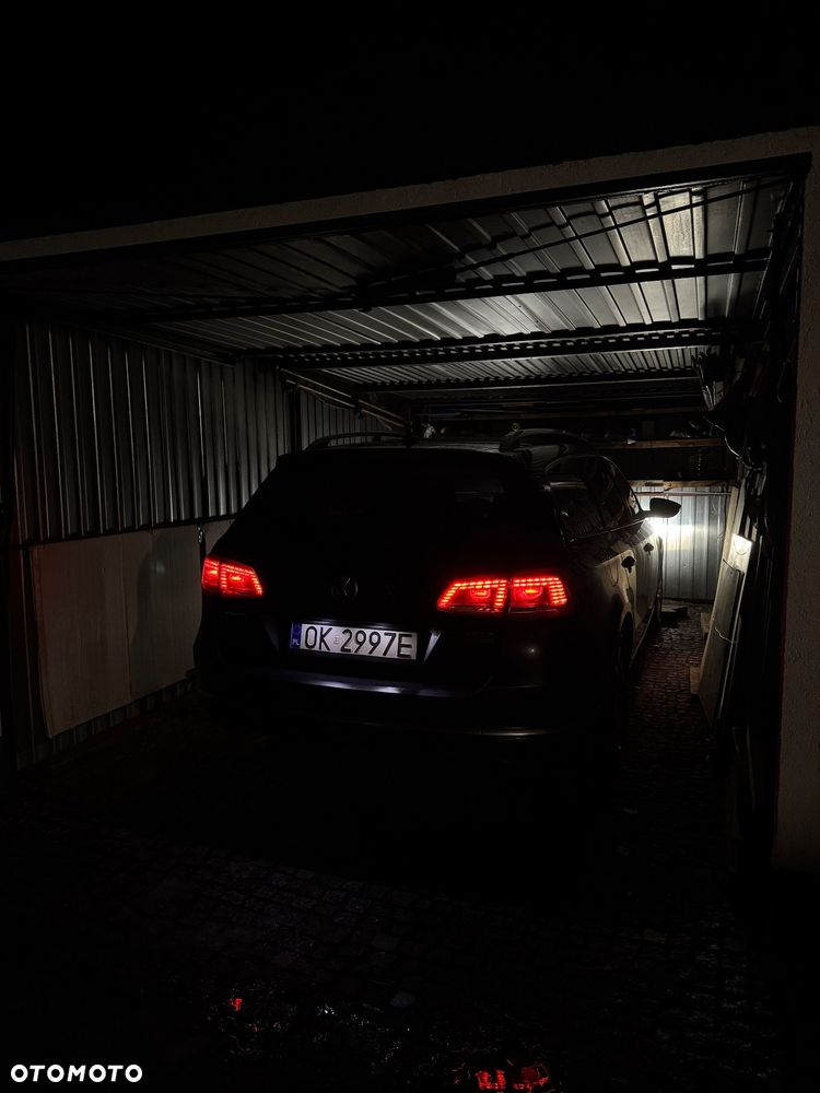 Volkswagen Passat 2.0 TDI Comfortline - 23