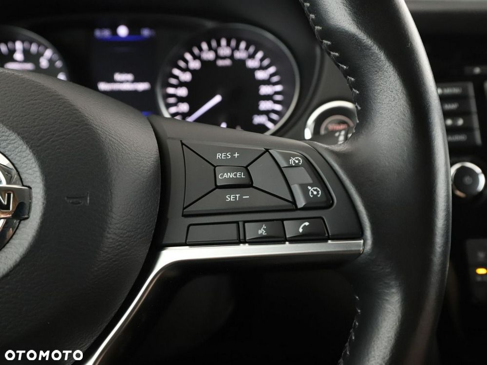 Nissan Qashqai 1.3 DIG-T N-Connecta - 30