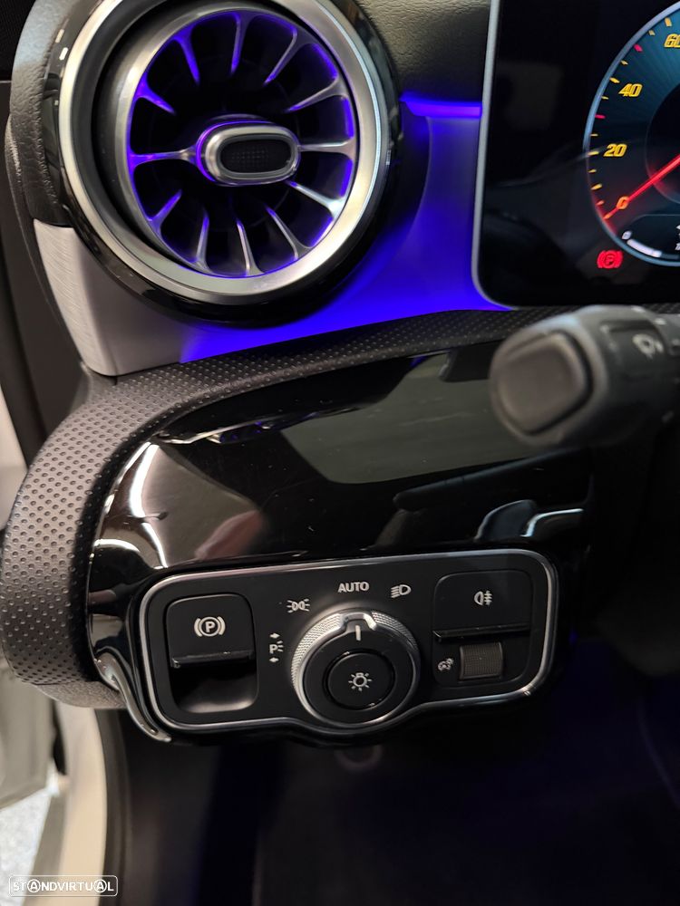 Mercedes-Benz A 180 d 7G-DCT AMG Line - 11