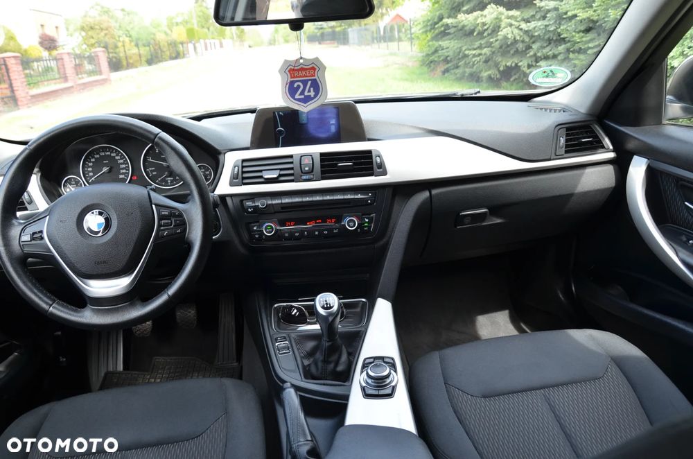 BMW Seria 3 318d Blue Performance Sport Line - 16