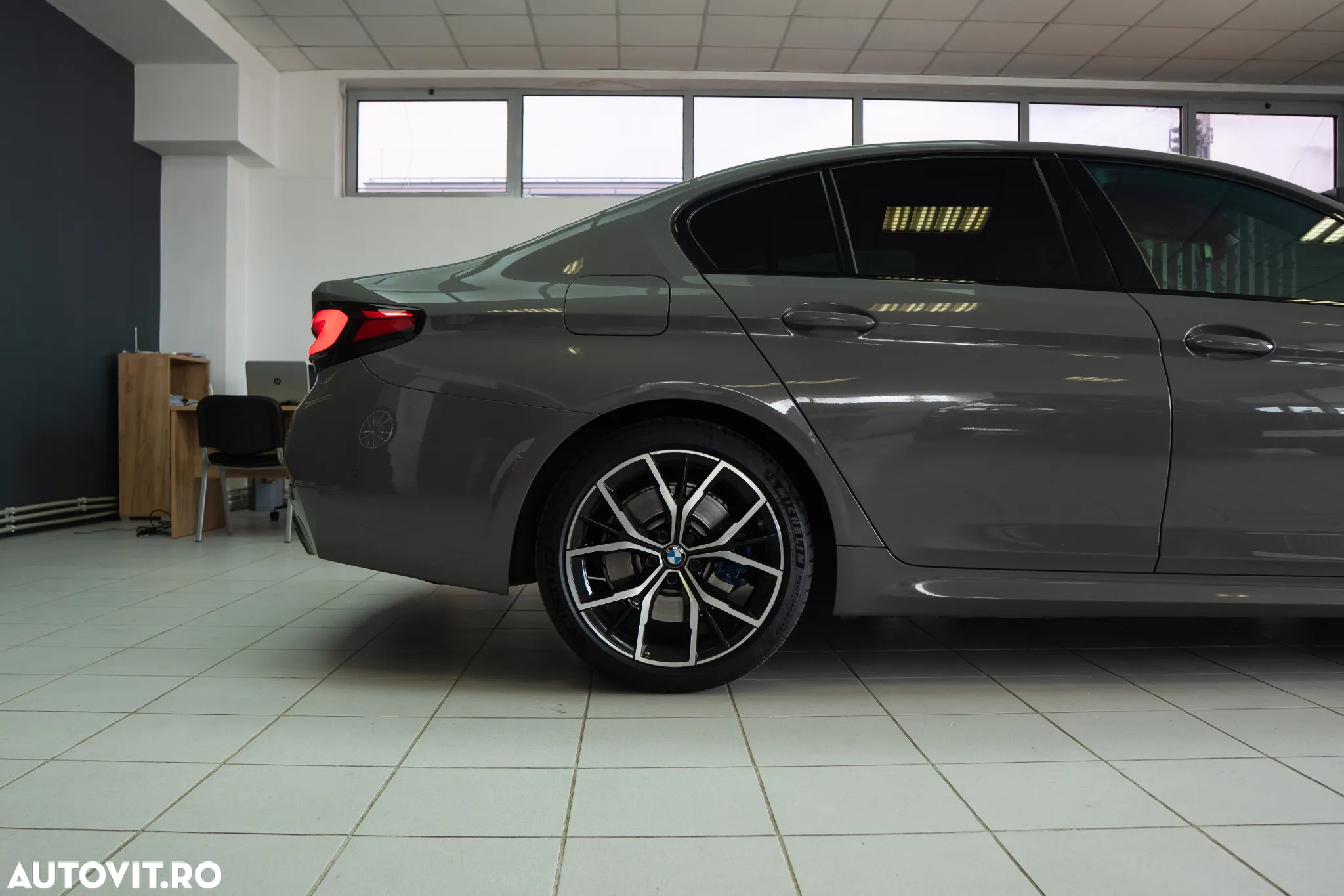 BMW Seria 5 530d xDrive AT MHEV - 11