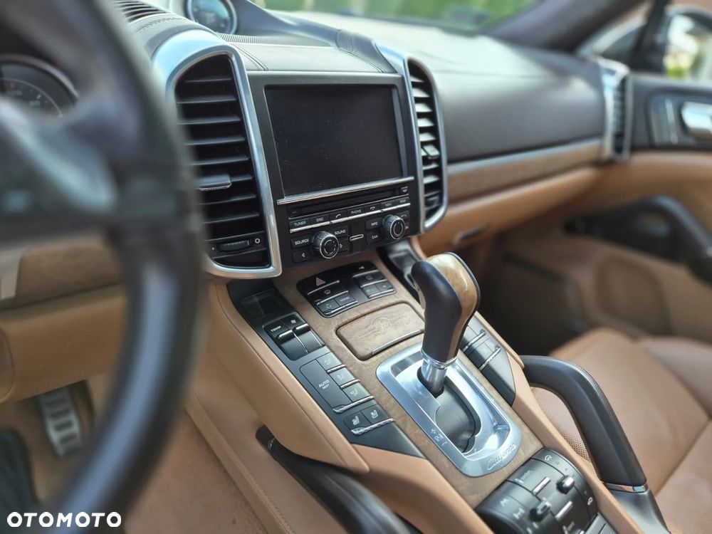 Porsche Cayenne - 18