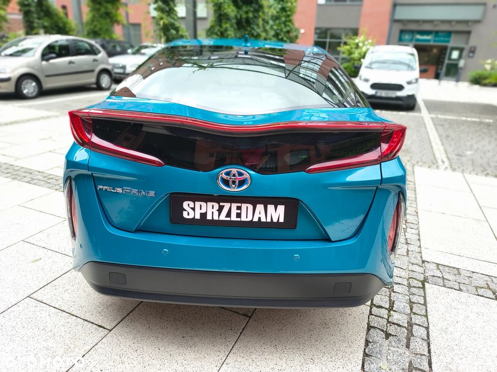 Toyota Prius Hybrid - 6