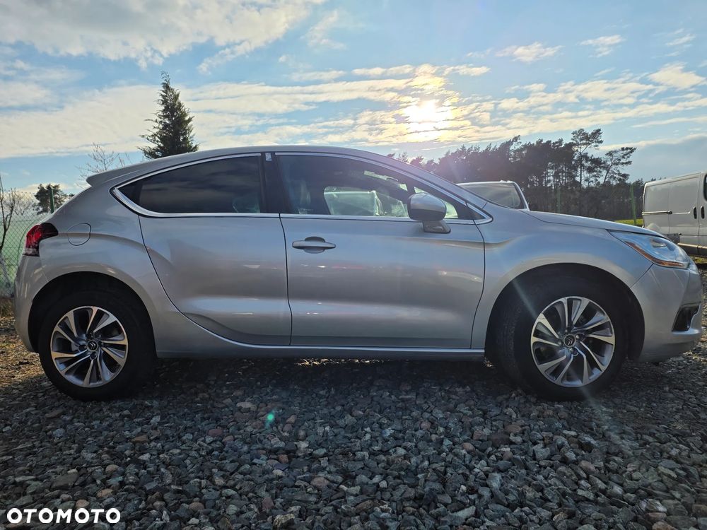 Citroën DS4 e-HDi 115 ETG6 SoChic - 10