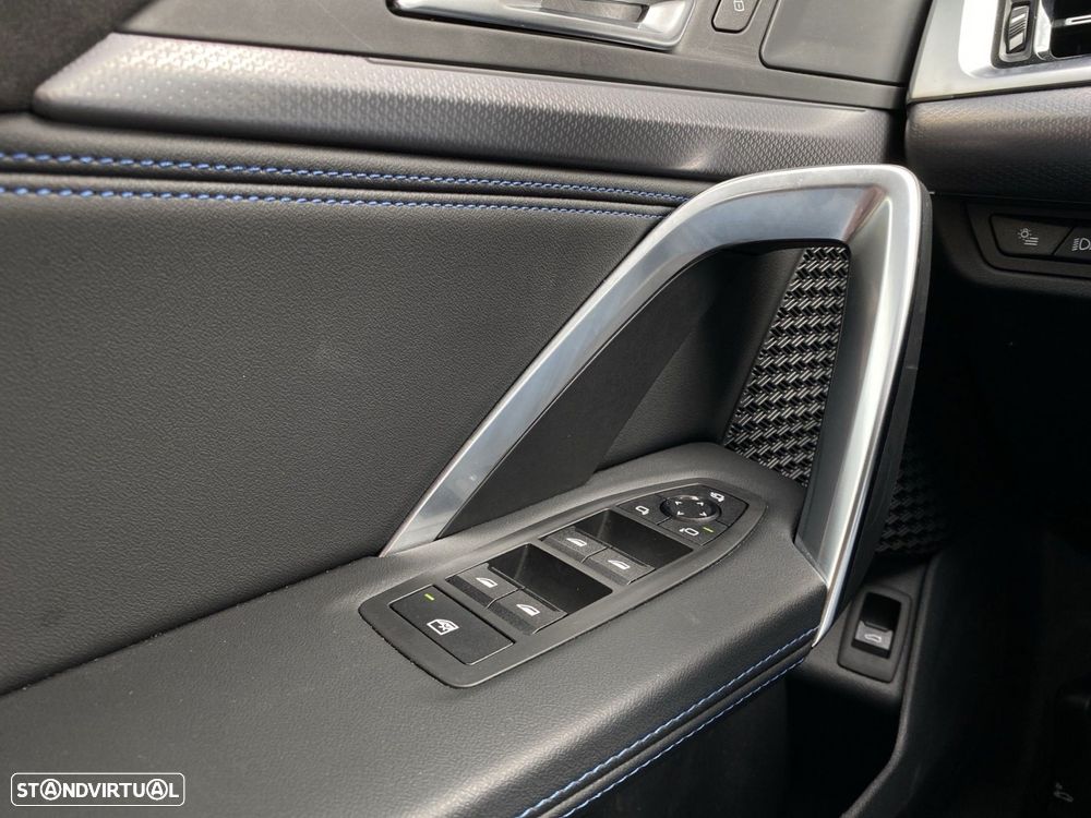 BMW iX1 eDrive20 Pack Desportivo M - 16