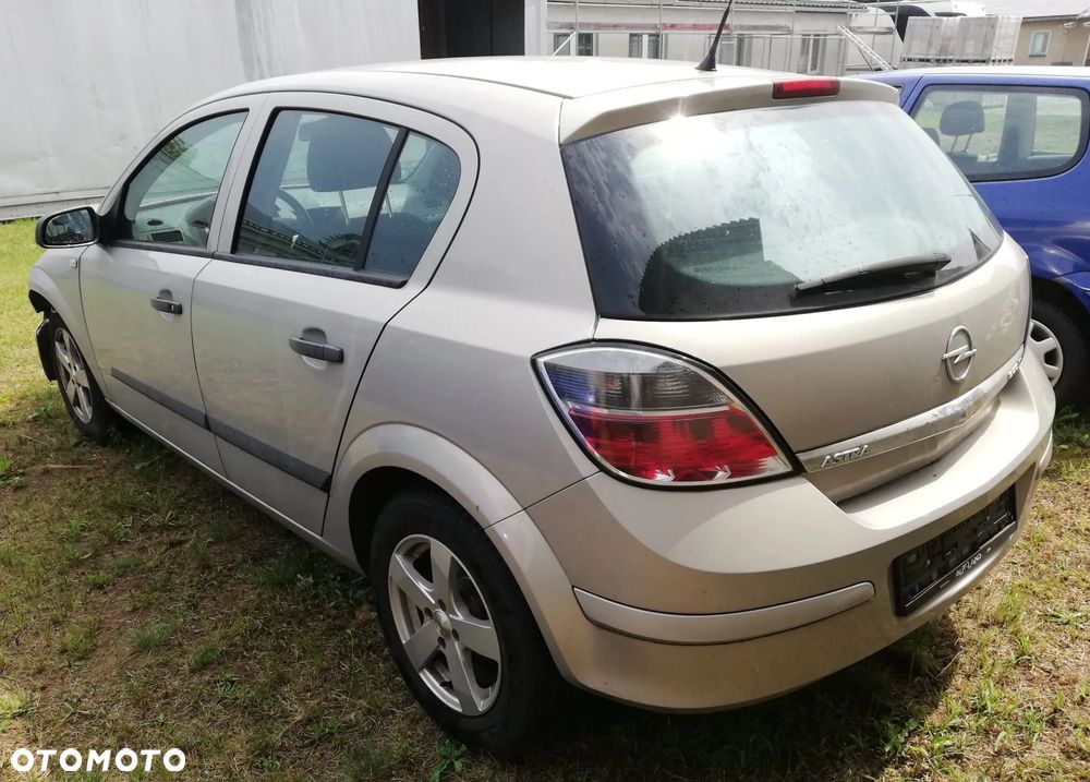 Opel Astra 1.4 NJoy - 4