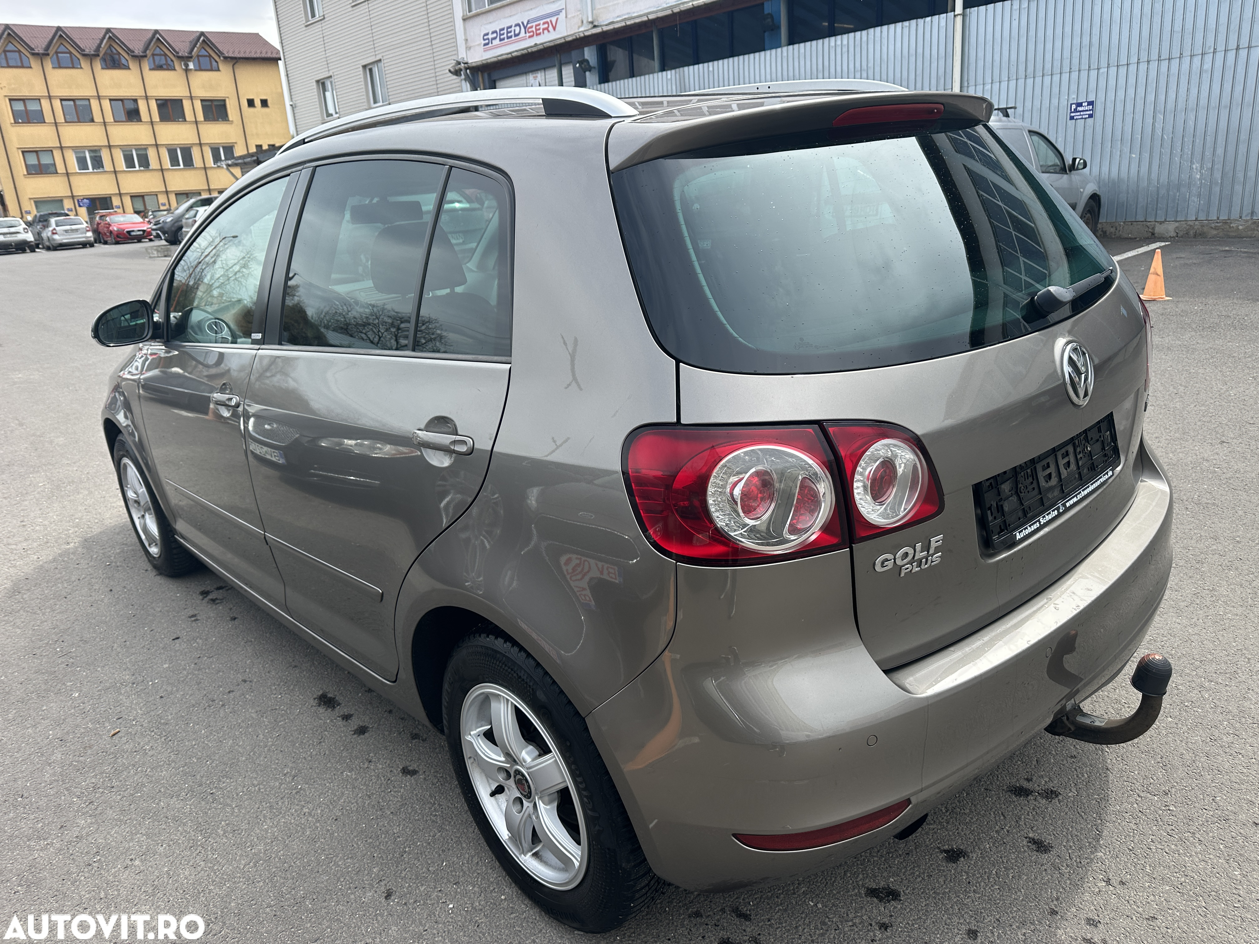 Volkswagen Golf Plus 1.6 TDI DPF Comfortline DSG - 4