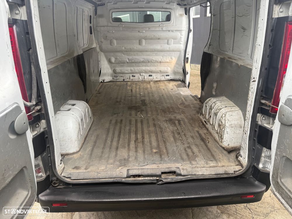 Opel Vivaro longa - 21