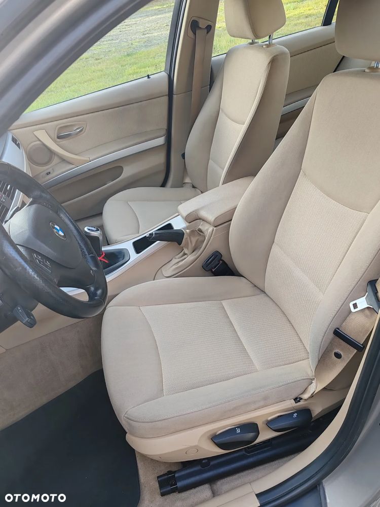 BMW Seria 3 320i - 10