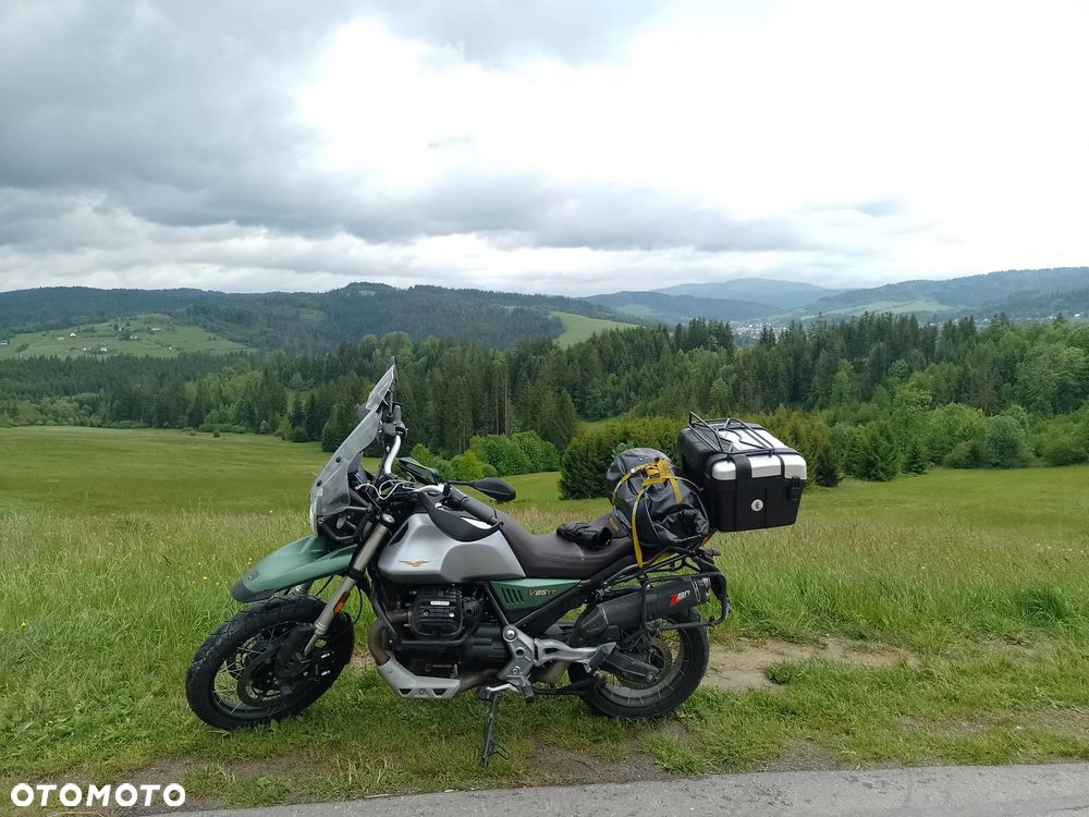 Moto Guzzi V85 - 1