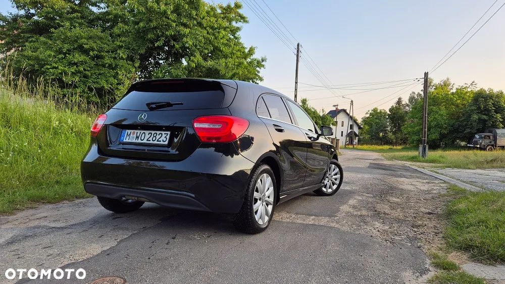 Mercedes-Benz Klasa A 180 (BlueEFFICIENCY) Urban - 2