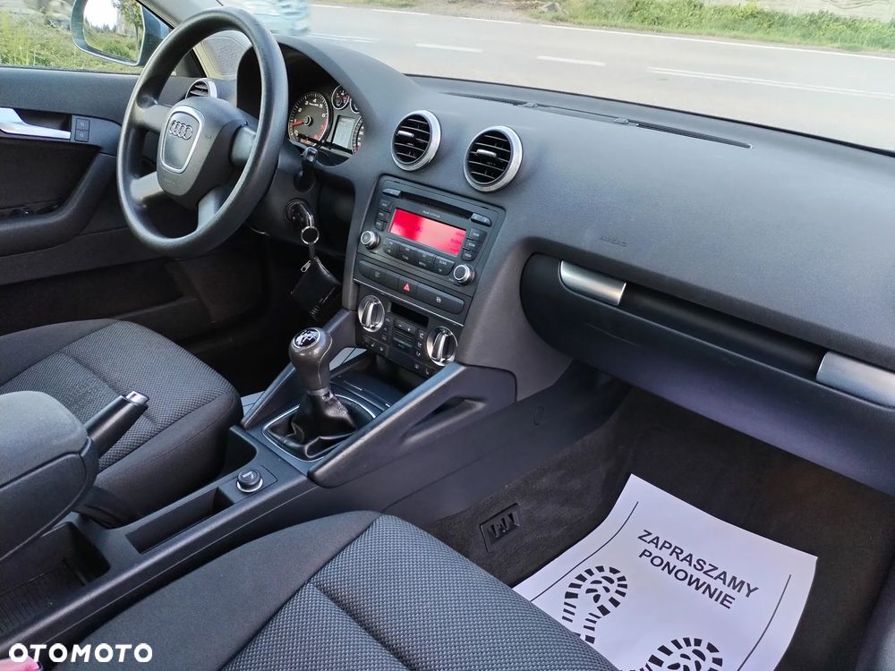 Audi A3 Sportback 1.6 Ambiente - 13