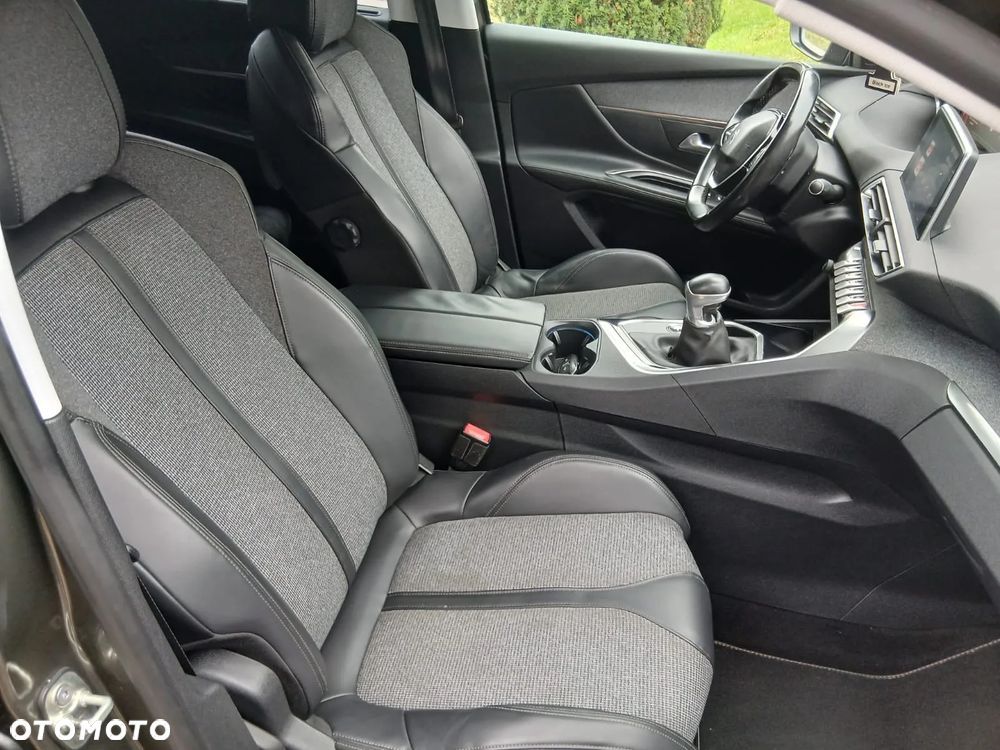 Peugeot 5008 1.2 PureTech Active Pack S&S - 33