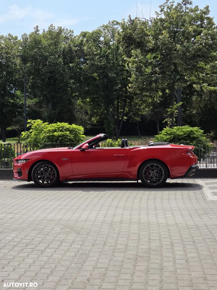 Ford Mustang - 8